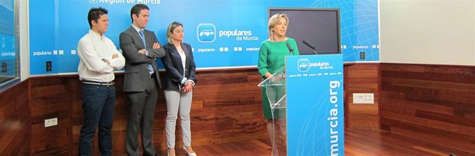 Adela Martínez Cachá En Rueda De Prensa