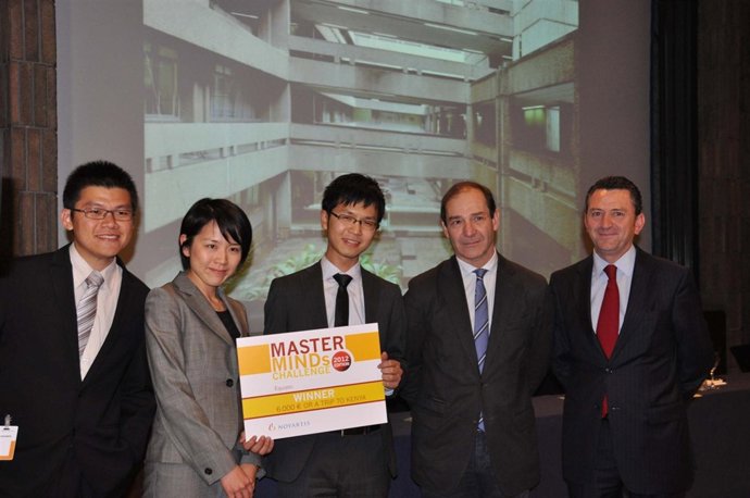 Estudiantes Del Iese Premiados Por Novartis