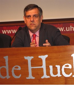 El Vicerrector De Ordenación Académica Y Profesorado De La UHU, Juan José García