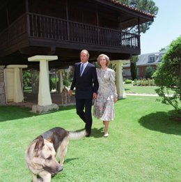 Los Reyes, En Sus Bodas De Plata 