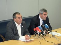 Villarrubia asegura que la "verdadera bicefalia" es "votar una cosa en los ayuntamientos y la contraria en las Cortes"