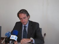 AM.Alcalde ve "obligado" el cierre de La Pereda y dice que el centro Virgen del Faro priorizará estos parados