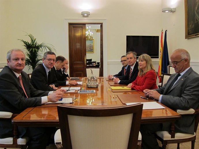 Gallardón Se Reúne Con El Consell De Ibiza Y La Alcaldesa