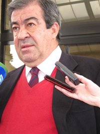 Cascos: "Ocupa por méritos propios un lugar en la pequeña historia de nuestra comunidad autónoma"