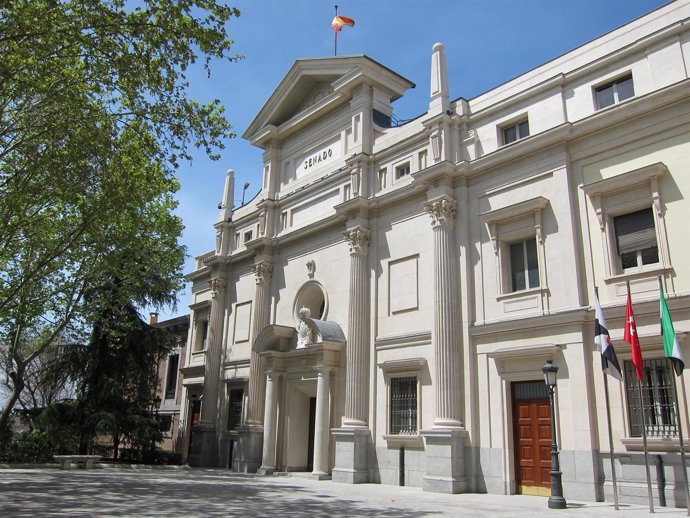 Fachada Del Senado De España