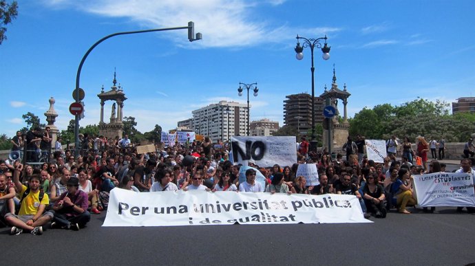 Manifestación Estudiantes Valencianos Contra Subida Tasas Universidad