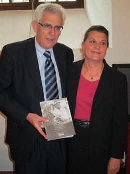 Los Editores De  'Miguel De Unamuno. Cartas Del Destierro'.