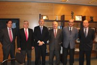 Médicos y enfermeros crean un Gabinete conjunto de Crisis contra la integración al servicio de instituciones sanitarias