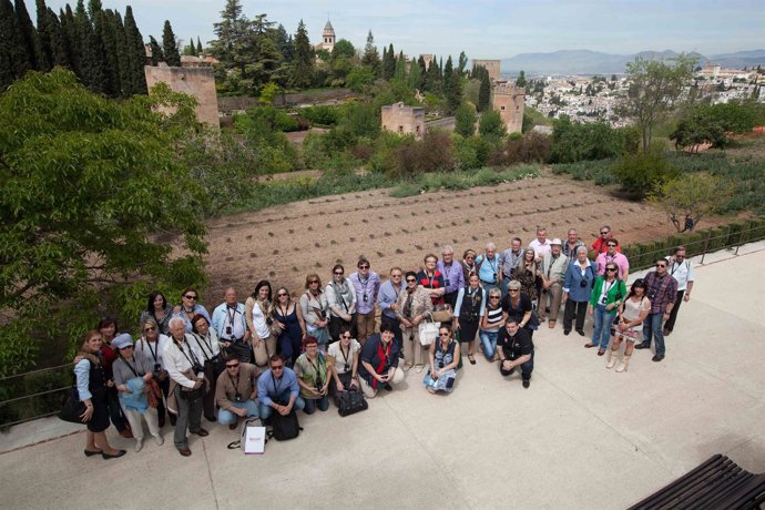 Los Viajeros Del Tren De Lujo Al Andalus Visitan La Alhambra