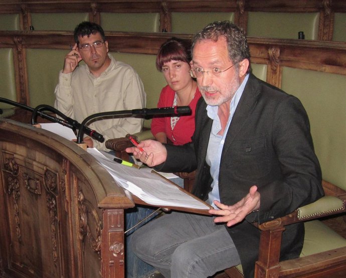 El Grupo De Izquierda Unida En El Pleno Del Ayuntamiento