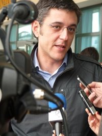 PSOE apoyará la inyección de dinero público si beneficia a "la sociedad"