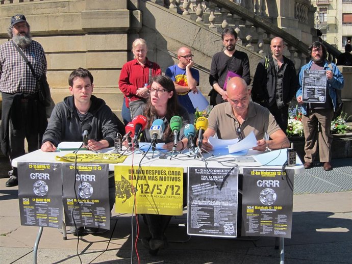 Representantes Del 15M Pamplona En Rueda De Prensa.
