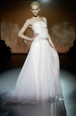 Andrej Péjic Se Viste De Novia Para Rosa Clará 