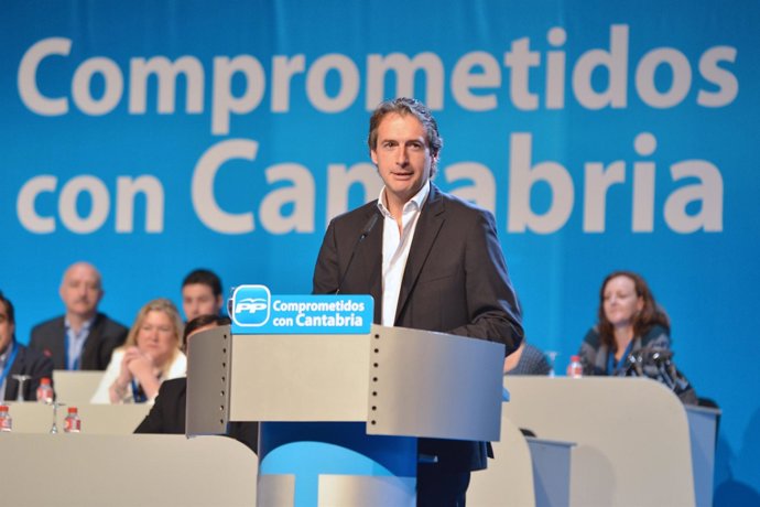 Iñigo De La Serna En El Congreso Regional Del PP 