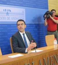 PSOE-A advierte de que Arenas quiere convertir el Estatuto "en papel mojado" y que Andalucía no cobre 3.900 millones