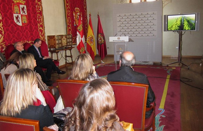 Presentación Del Documental Sobre El Canal De Castilla