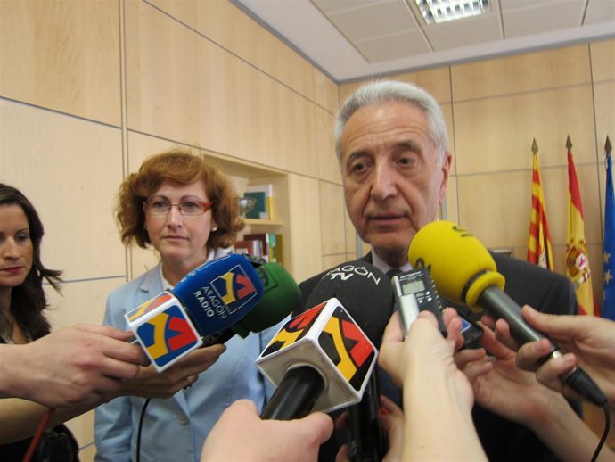 Modesto Lobón Y Pilar Molinero.