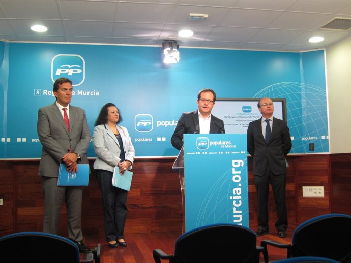 Presentación De La Ponencia De Economía Del Congreso Del PP