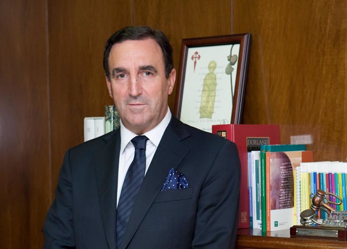 El Presidente Del Consejo Andaluz De Colegios De Médicos, Javier De Teresa