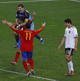 Casillas, Puyol, Capdevila, Mario Gómez, España-Alemania