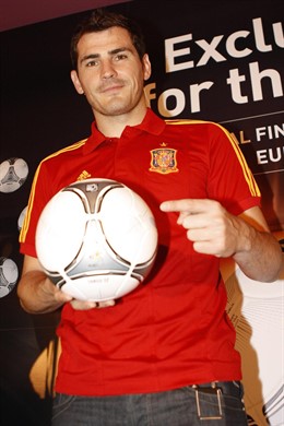 Iker Casillas Balon De La Eurocopa