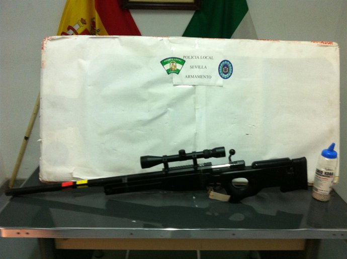 Intervenida La Réplica De Un Rifle