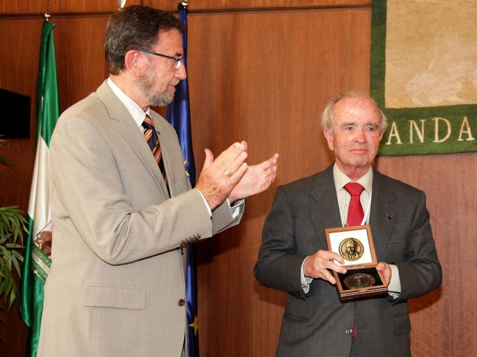 Gracia Entrega El V Premio Blanco White A Carrillo Salcedo