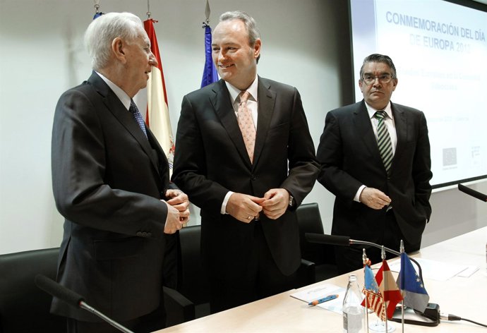 Fabra Junto A Martín Quirós Y Vela En El Acto Del Día De Europa.