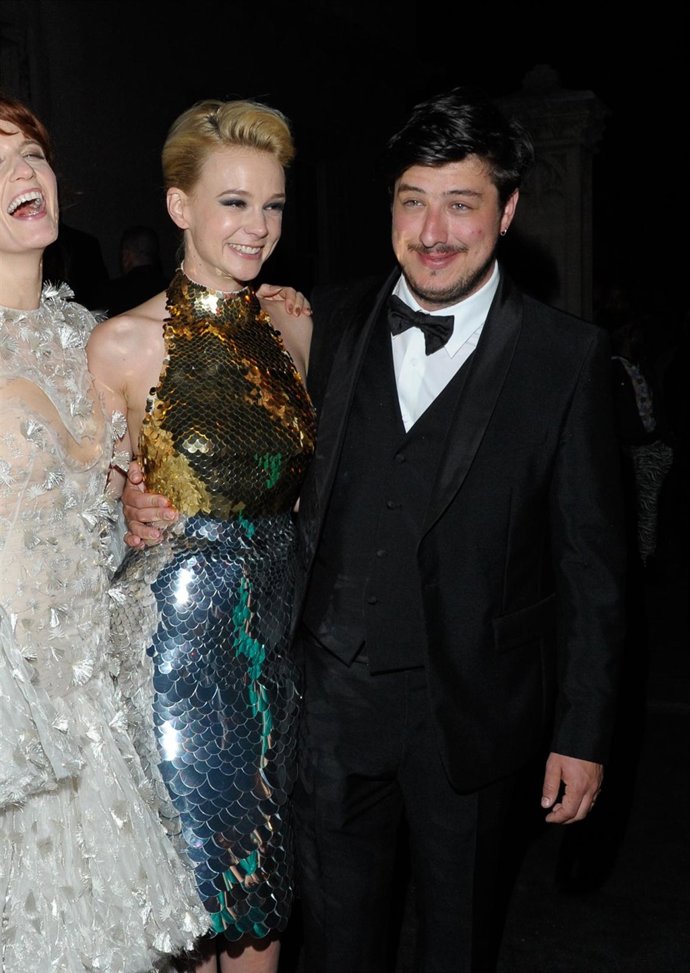 Carey Mulligan Presenta A Su Marido En Sociedad