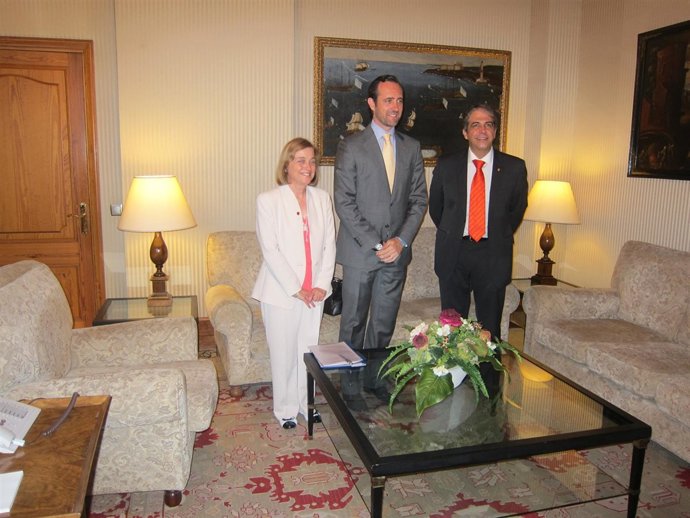 Montserrat Casas Junto A José Ramón Bauzá Y Rafael Bosch