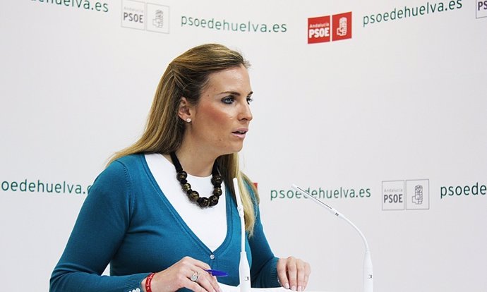 La Portavoz  De La Ejecutiva Provincial Del PSOE De Huelva, Elena Ruiz.