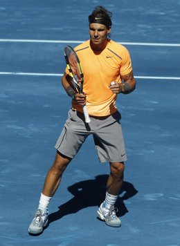 Nadal No Sufre En Su Debut Sobre La Pista Azul