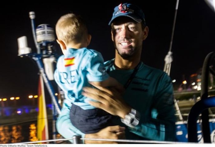 Iker Martinez Con Su Hijo Team Telefonica