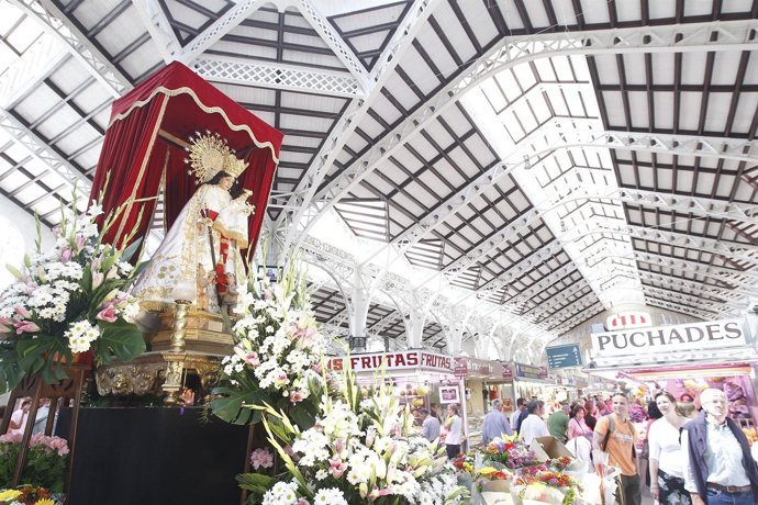 Virgen De Los Desamparados En El Mercado Central