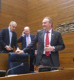 Fabra A Su Llegada Al Pleno De Las Corts