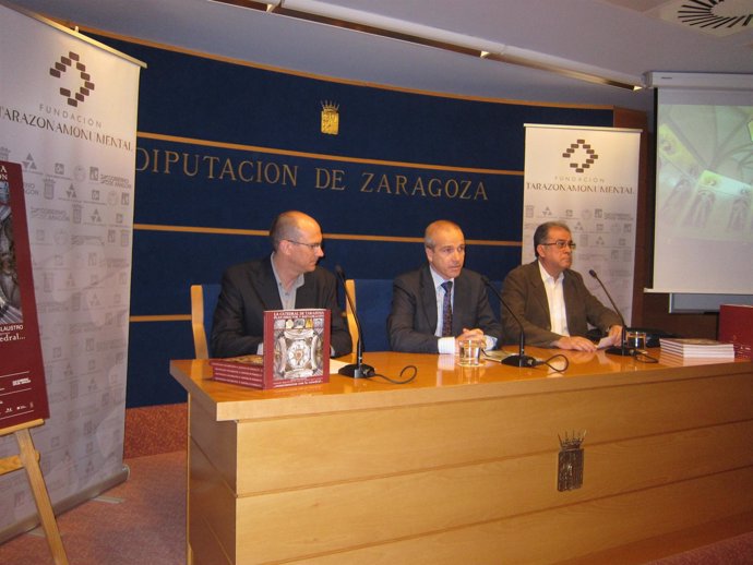 Julio Zaldívar, Agustín García Inda Y Fernando Aguerri En La Presentación En DPZ