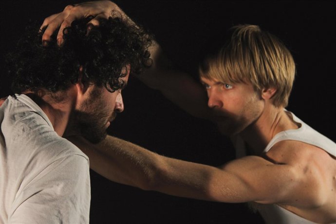 'Al Menos Dos Caras'