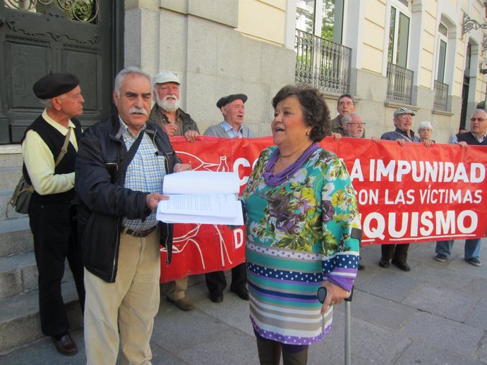 Cristina Almeida Y Miembros De La Memoria Historia