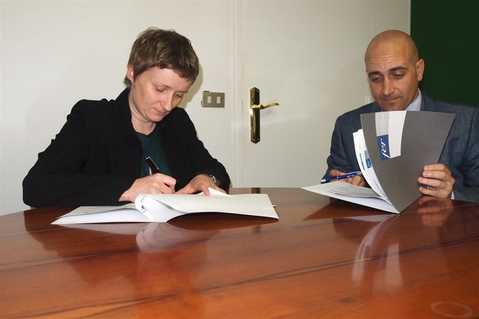 Momento De La Firma Del Convenio