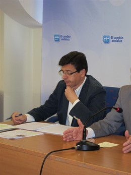 El Diputado Del PP Juan José Matarí 