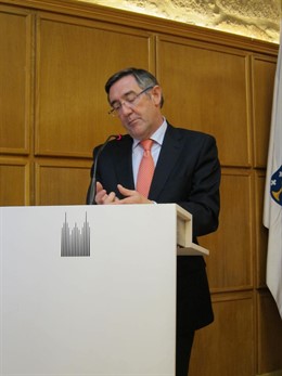 El Alcalde De Santiago, Ángel Currás