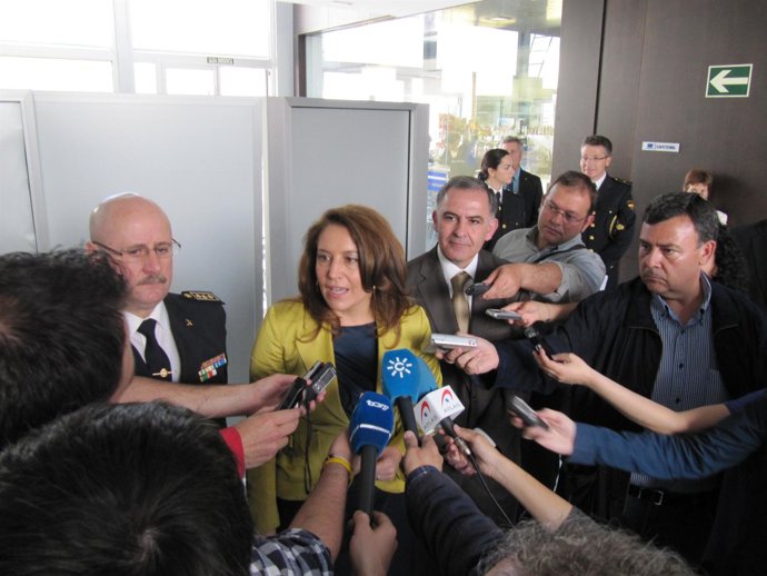 Crespo Atendiendo A Los Periodistas