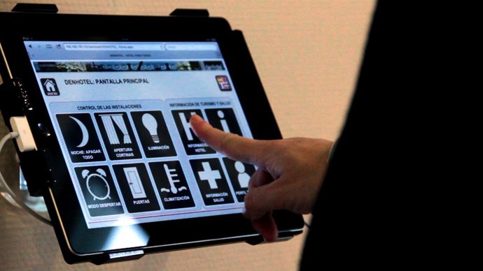 Información Primera Habitación De Hotel "A La Carta"