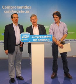 Rafael Salas, Miguel Ángel Arauz Y Luis Paniagua, Hoy En Rueda De Prensa