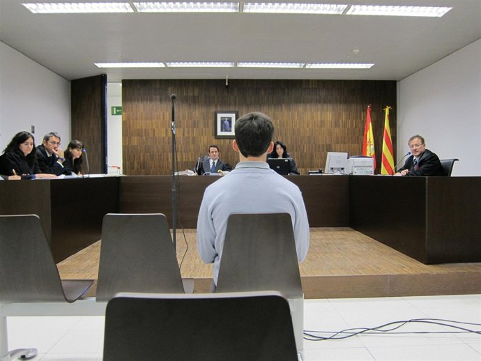 El Acusado De Homicidio Imprudente Por Golpear Y Matar Al Encargado De Un Hotel