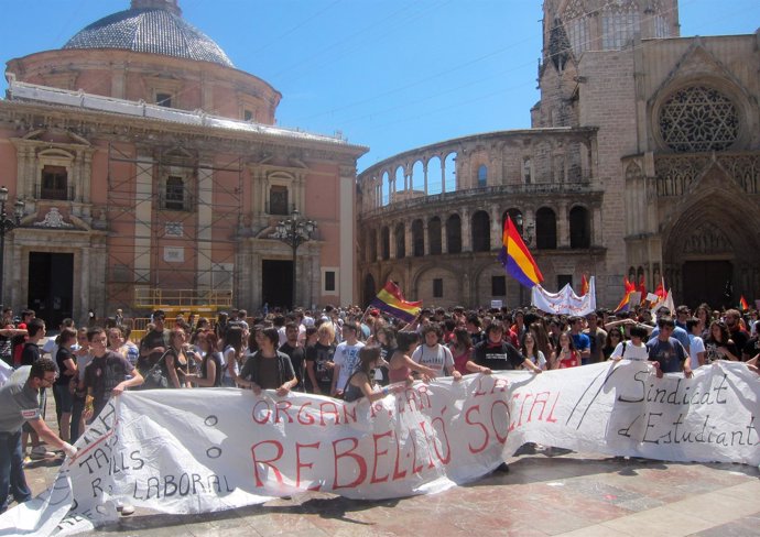 Estudiantes Durante La Manifestación En Valencia
