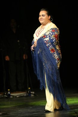 Falete Sobre El Escenario