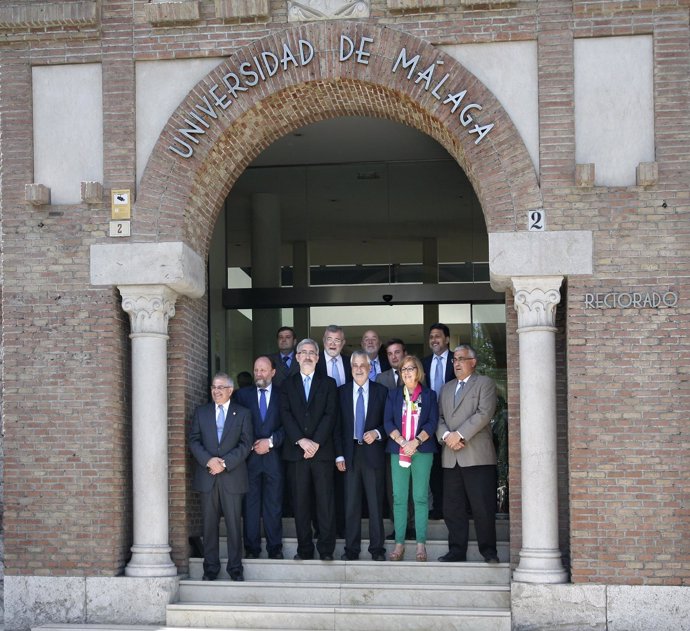 José Antonio Griñán, con los 10 rectores de las universidades andaluzas publicas