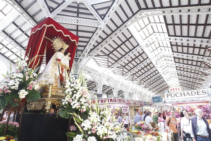 Virgen De Los Desamparados En El Mercado Central