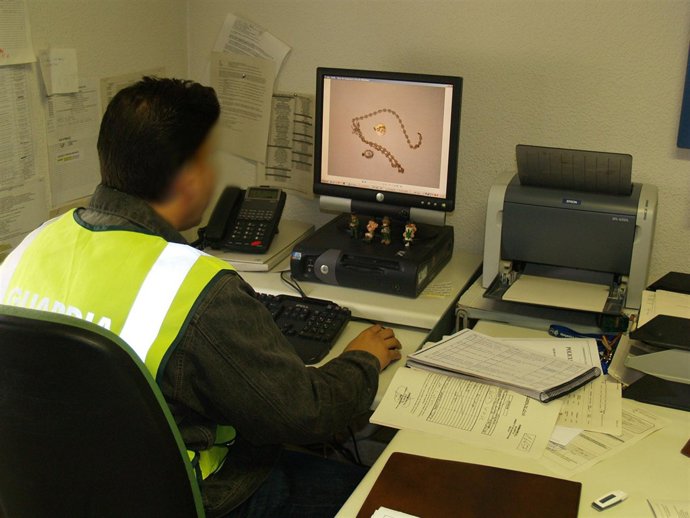 Robo De Cadena De Oro En La Algaba (Sevilla)